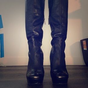 Calvin Klein high knee leather boot - Size 8